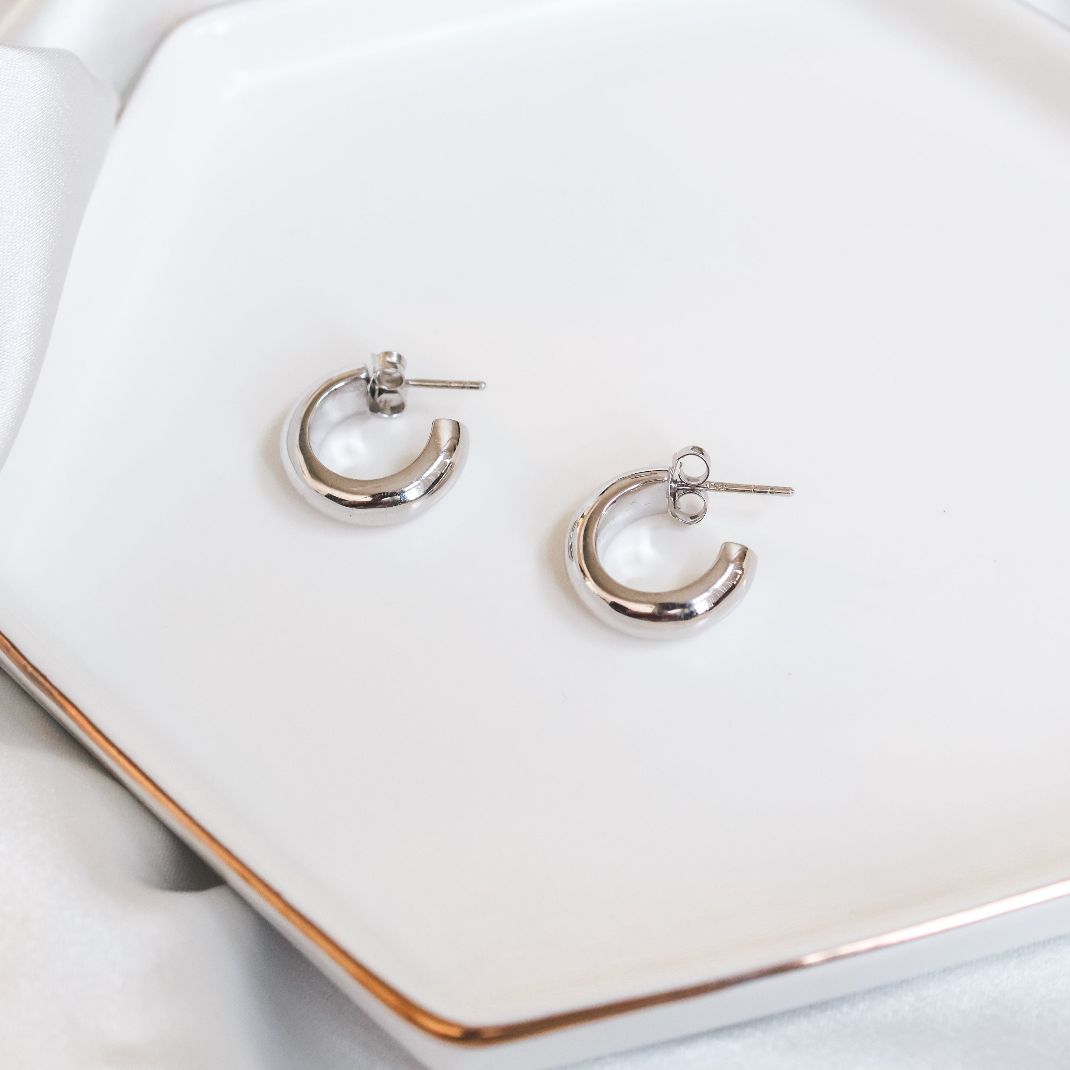 Sterling Silver (With Rhodium Protection)